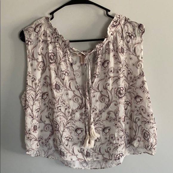 ⭐️ 2/$10 - sleeveless top - Picture 1 of 4